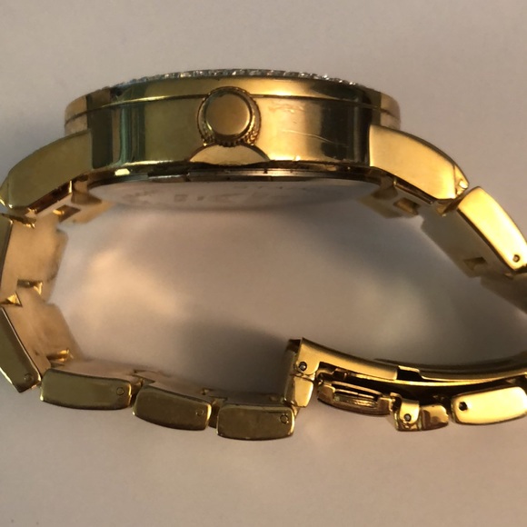 Gold tone bling watch in excellent preowned condition - Picture 13 of 13